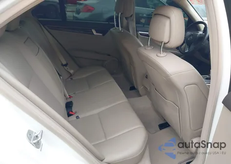 2012 Mercedes-Benz C 250 Sport из США, поврежденный, VIN WDDGF4HB0CR220268